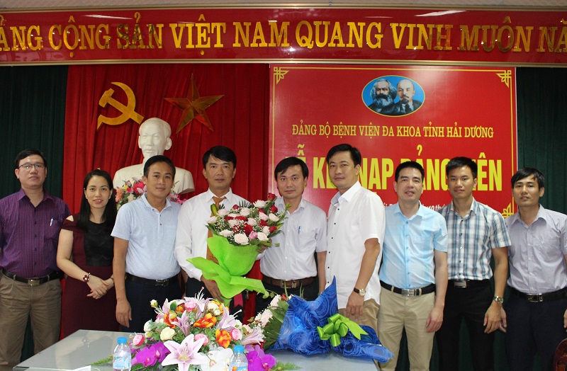 Đảng bộ Bệnh viện đa khoa tỉnh Hải Dương thực hiện tốt công tác phát triển đảng viên mới
